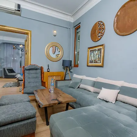 Apartment Center, 3bdr, Heart Of The City, Free Secured Parking *