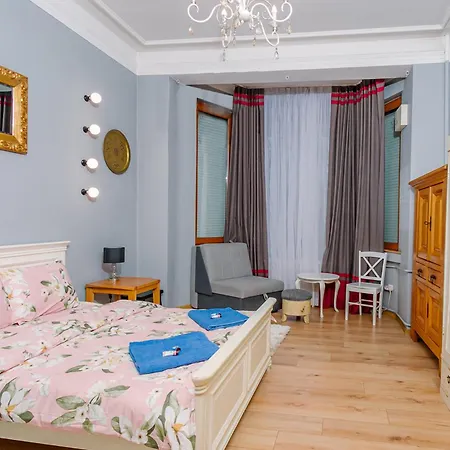 Apartment Center, 3bdr, Heart Of The City, Free Secured Parking