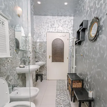 Apartment Center, 3bdr, Heart Of The City, Free Secured Parking