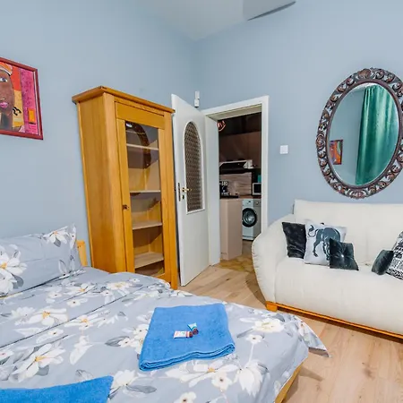 Lägenhet Center, 3bdr, Heart Of The City, Free Secured Parking Sofia