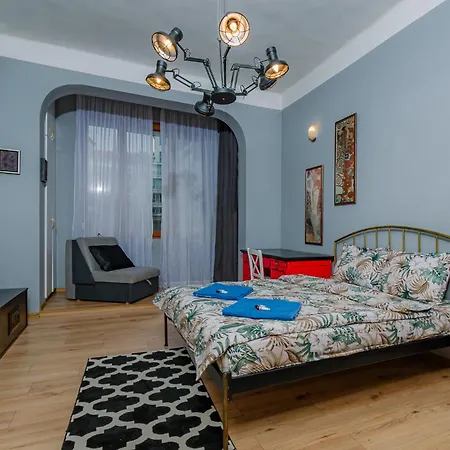 Center, 3bdr, Heart Of The City, Free Secured Parking * ソフィア