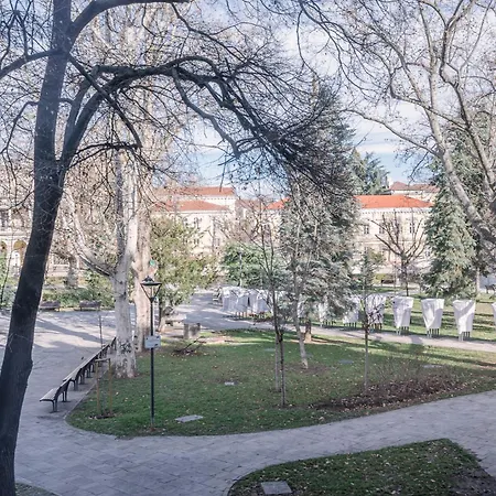 Center, 3bdr, Heart Of The City, Free Secured Parking